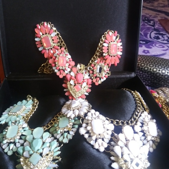 3pc necklace. Some stones are missing - Picture 3 of 4